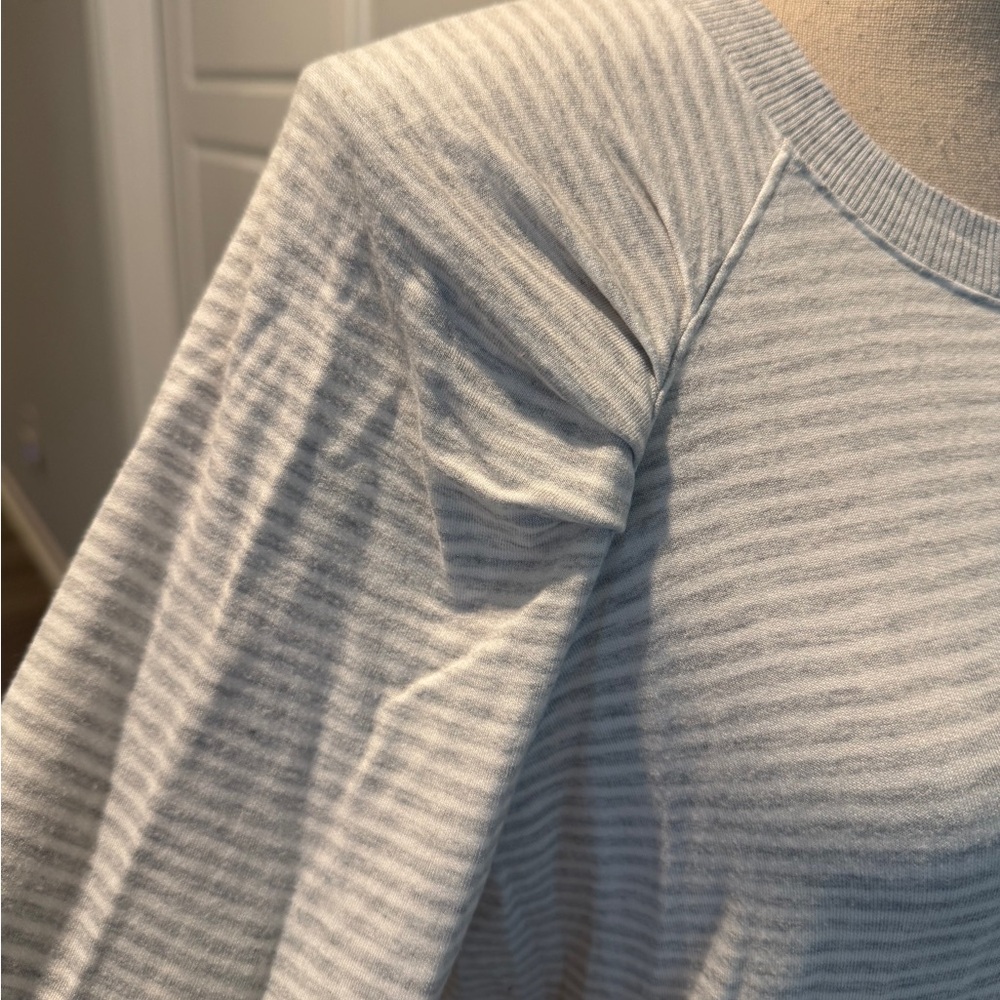Haven Well Within Soft Gray Stripe Long Sleeve Pullover Sweatshirt Womens Medium - Picture 3 of 7
